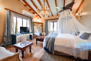 4 habitaciones, colchones con pillow-top y escritorio 