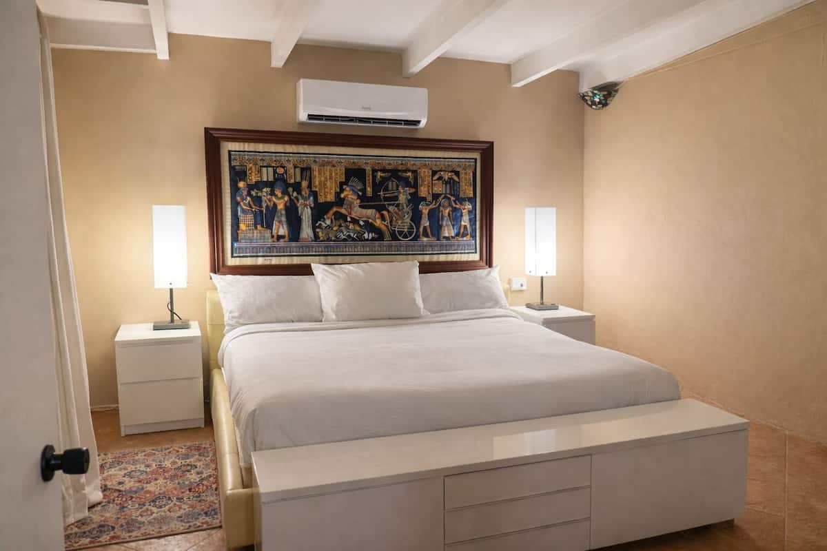 Signature Apartment, Multiple Beds, Non Smoking, Shared Bathroom | 4 bedrooms, pillow-top beds, desk, laptop workspace