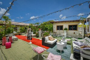 Junior Studio Suite, 1 Queen Bed, Private Bathroom, Garden View | Garden view - House of Mosaic Boutique Hotel Aruba (Oranjestad)