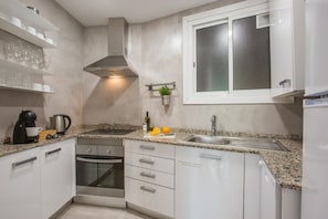 Refrigerador, microondas, horno, lavavajillas