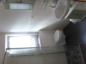 Bañera, papel higiénico