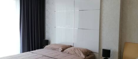 1 bedroom, in-room safe, iron/ironing board, free WiFi