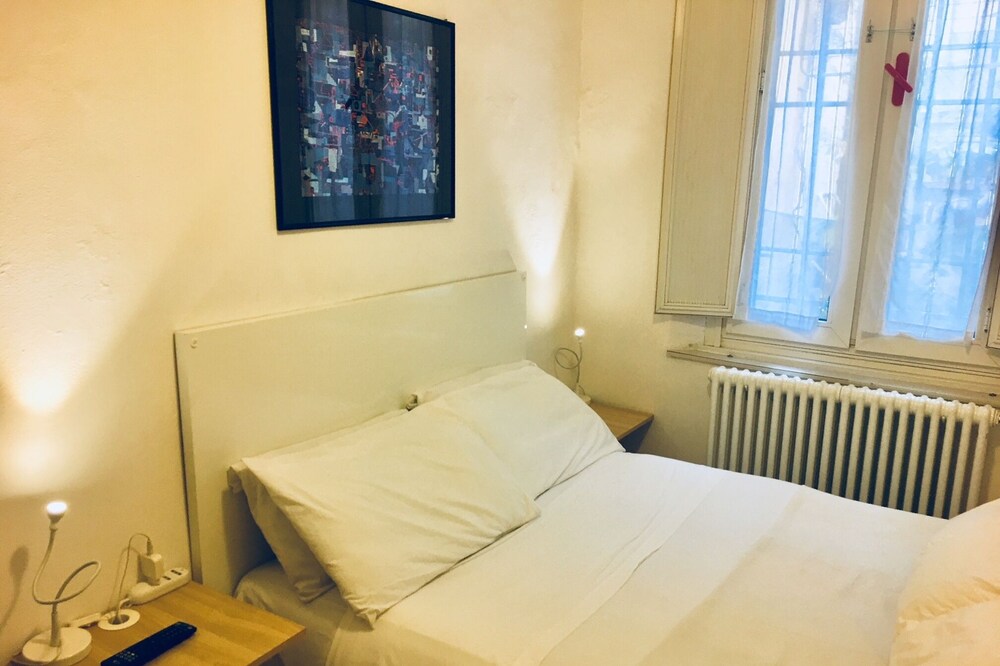 Cozy studio,Wifi,kitchen and bath!