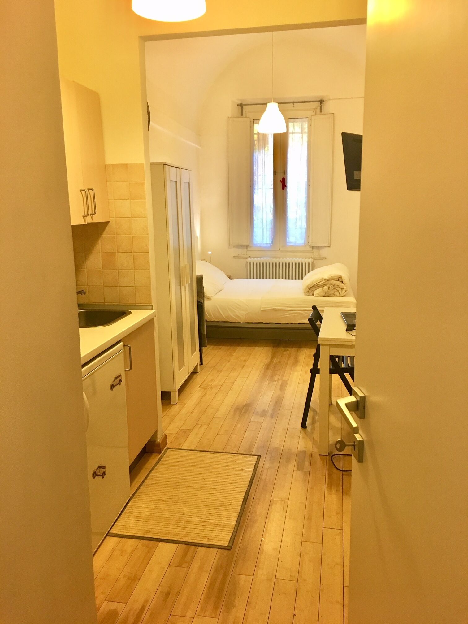 Cozy studio,Wifi,kitchen and bath!