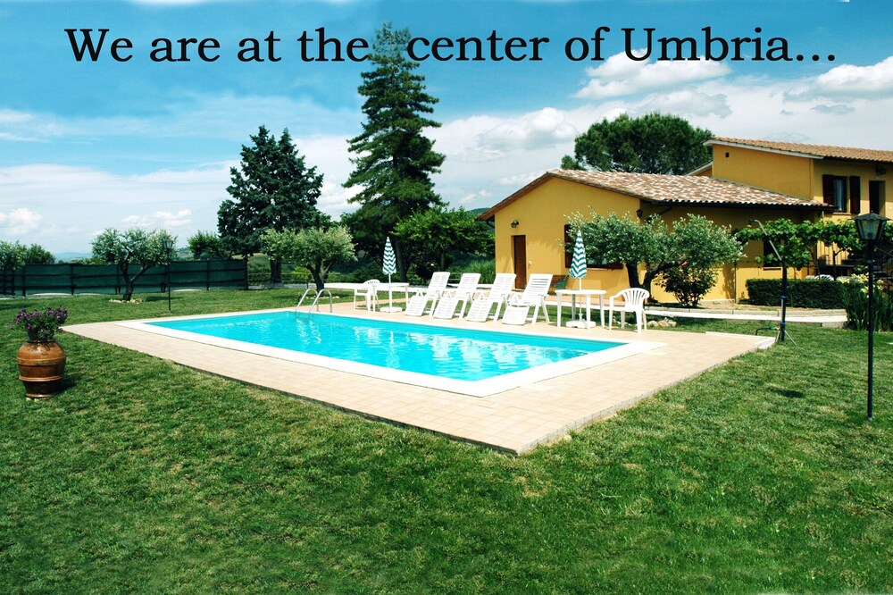 IL PINO: apartment within farmhouse just 15 minutes far from Assisi.