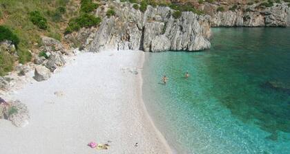 Villa near the sea and the famous Zingaro Nature Reserve