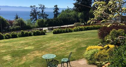 Acre By the Sea Guest Suite - Ocean views and private Adult Spa package