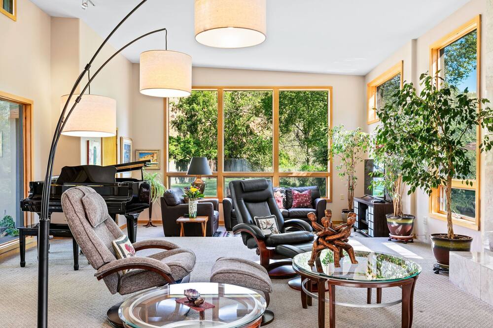 Zion National Park Springdale Private Luxury Home Yard Kitchen Pool & Hot Tub