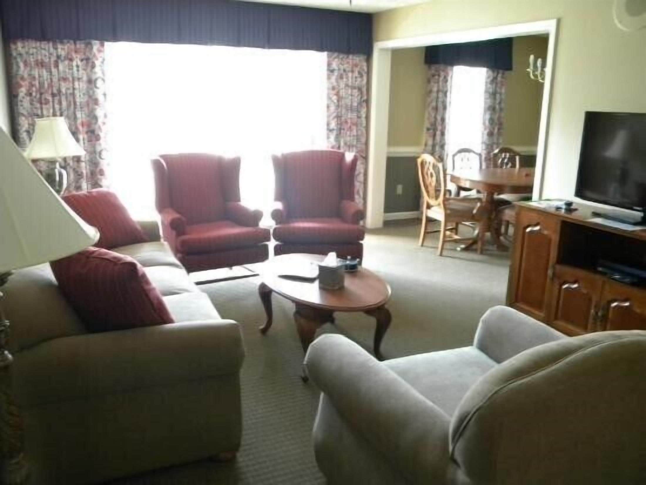 Spacious condo in a Williamsburg Resort,  Please email first with question