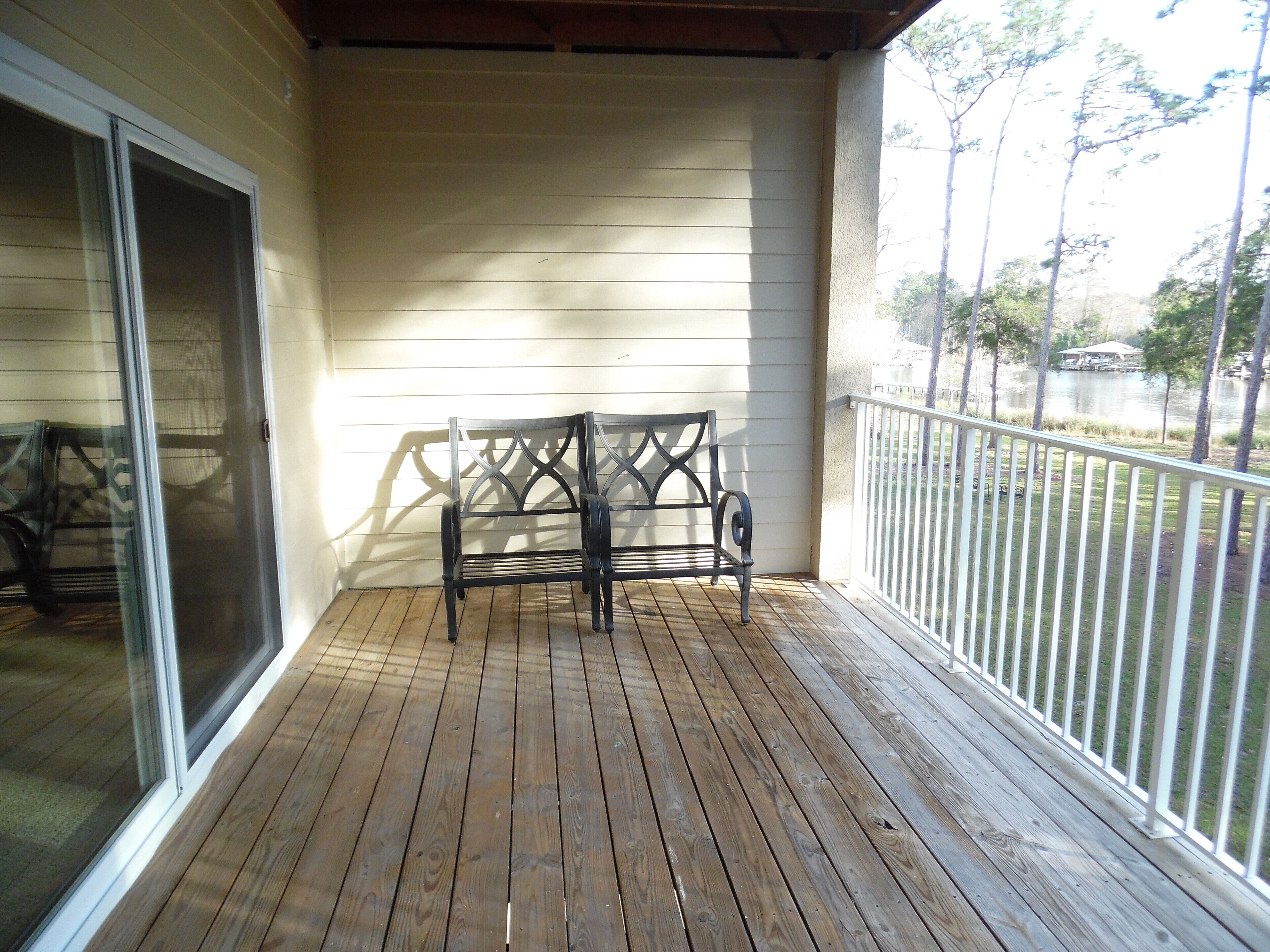 Waterfront - great fishing, peaceful & quiet, yet close to Tanger Outlets & OWA