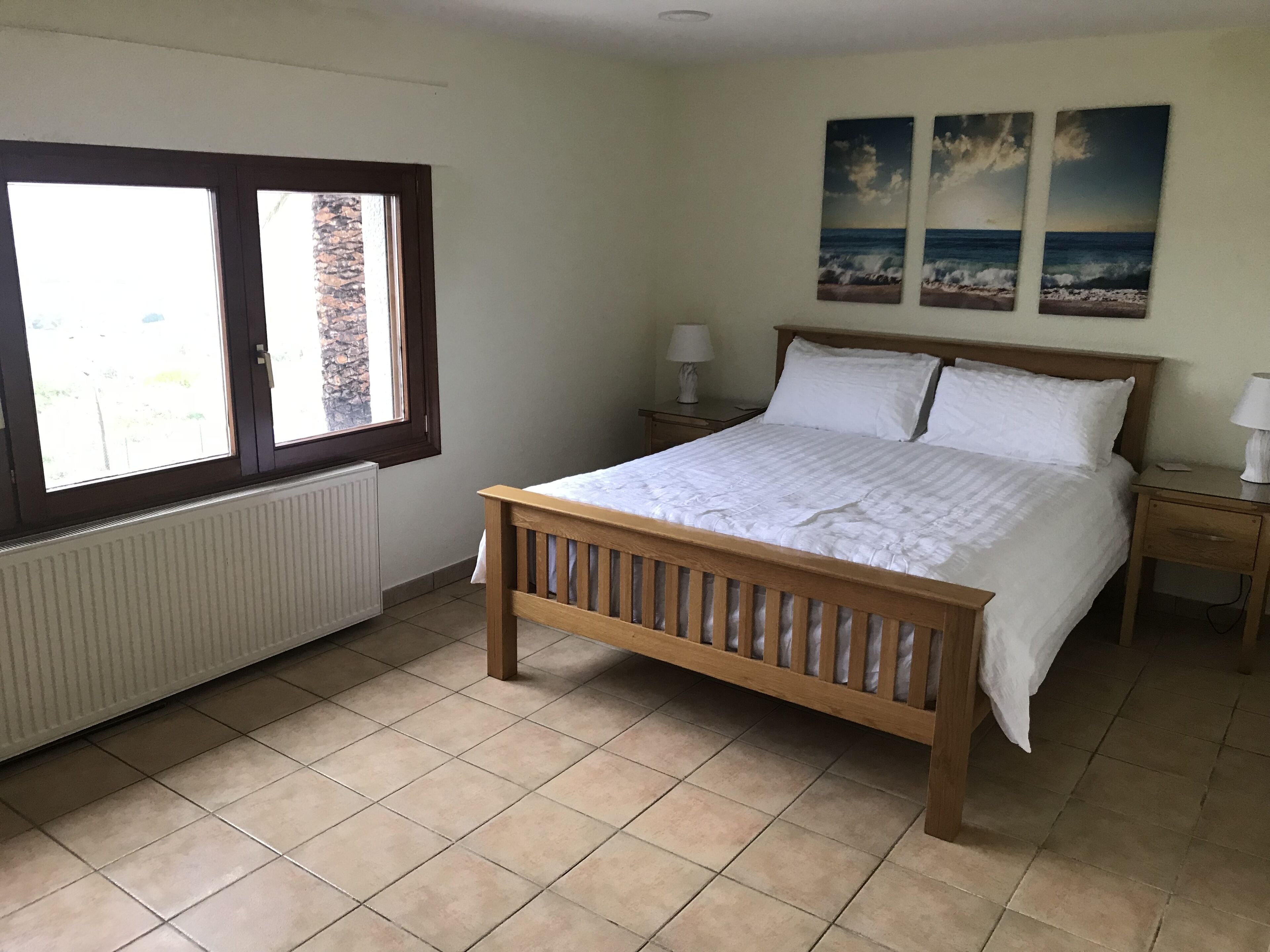 5 bedrooms, desk, iron/ironing board, WiFi