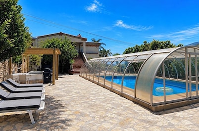 Private 5BR Villa | Heated Pool, Outdoor Bar & Stunning Views
