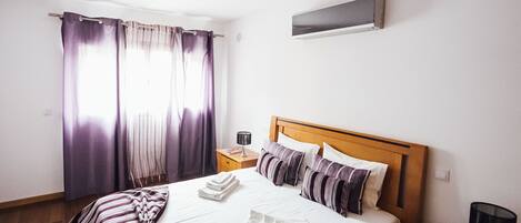 2 slaapkamers, een strijkplank/strijkijzer, gratis wifi, beddengoed