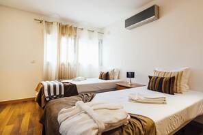 2 bedrooms, iron/ironing board, free WiFi, bed sheets - Baia Residence 2 - Sunset By SCH (São Martinho do Porto)
