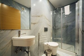 Bathtub, hair dryer