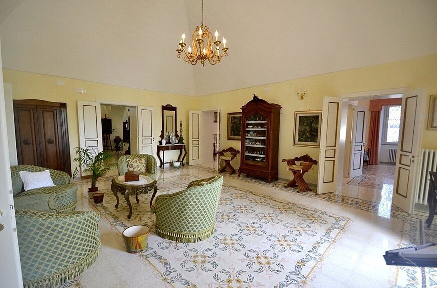 Villa Lippia A: Una Caratteristica E Accogliente Villa Nello Stile Caratteristico Della Campagna Pugliese. - Galatone