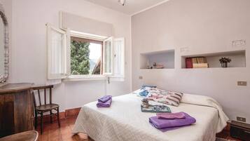 2 Schlafzimmer, Reisekinderbett, kostenloses WLAN, Bettwäsche