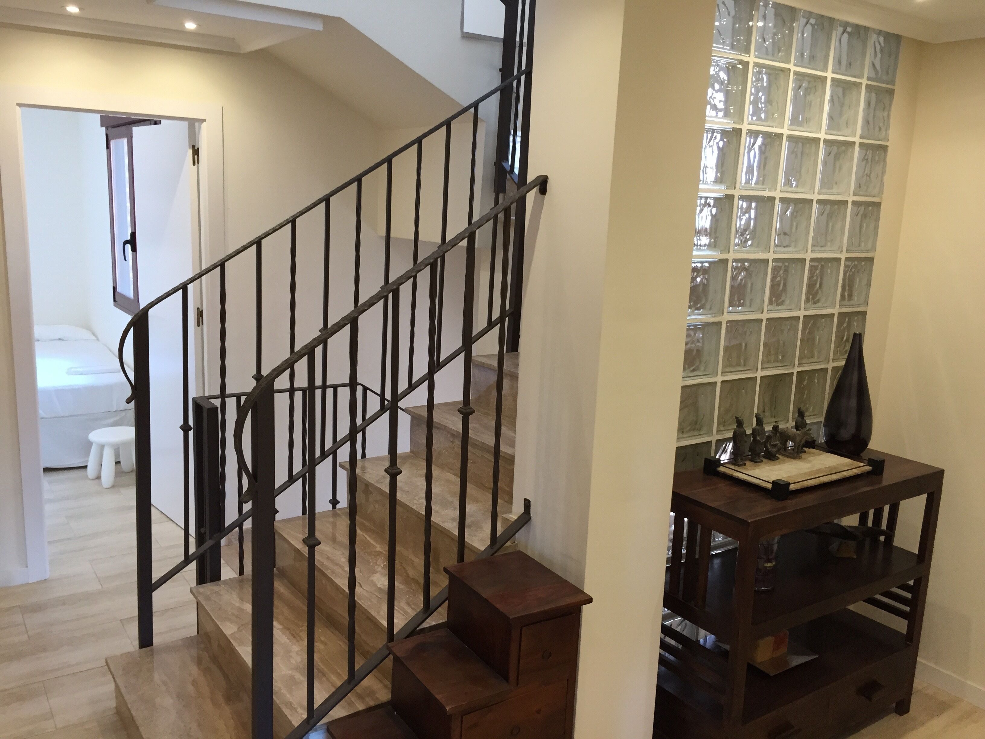 6 多间卧室、熨斗/熨衣板、免费 WiFi、床单