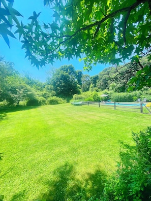 Property grounds - Central Private Bridgehampton home  (Sag Harbor)