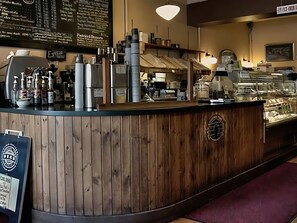 Bar (in der Unterkunft)