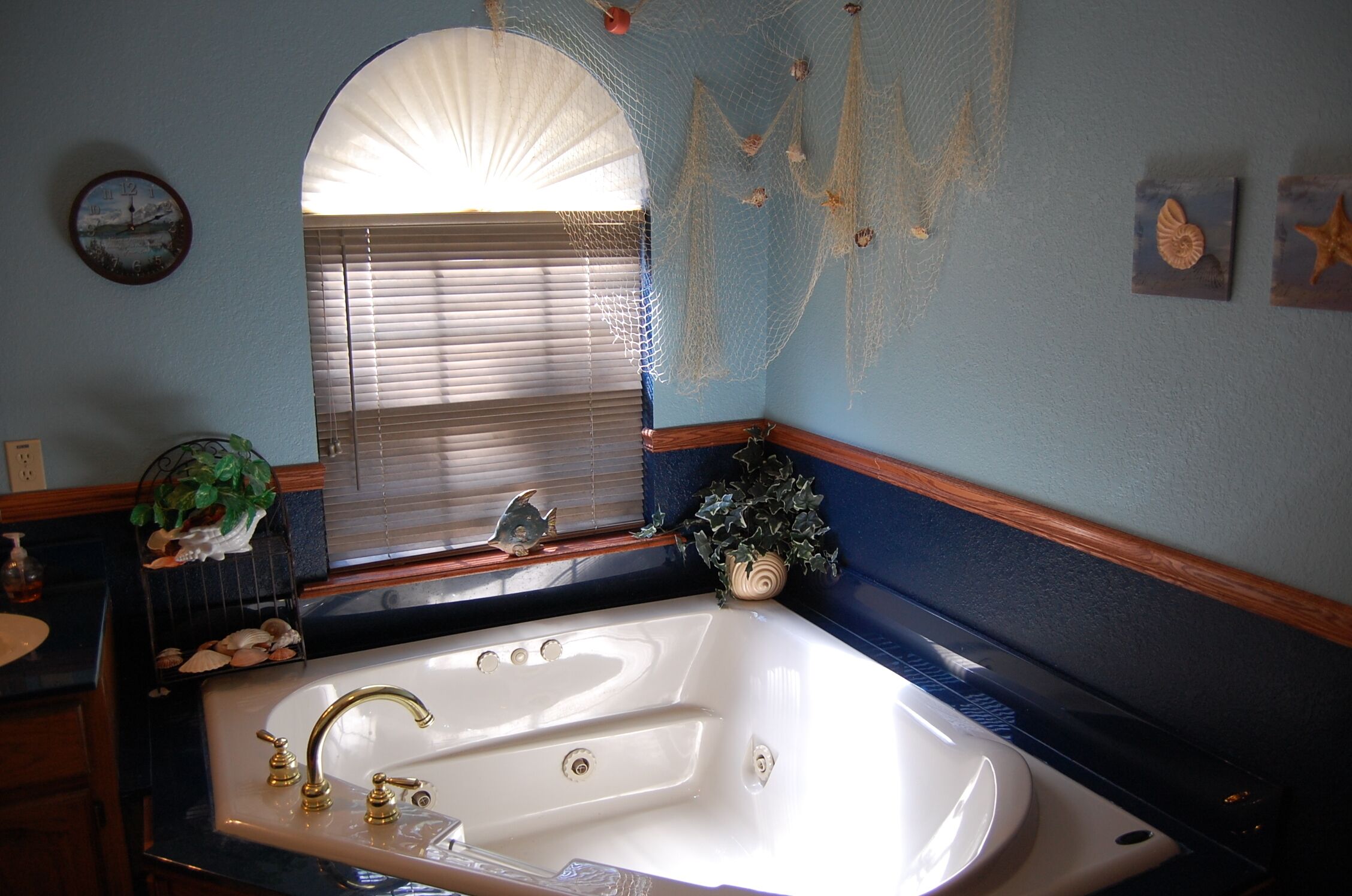 Private WATERFRONT Home -INCLUDED YOUR OWN  PRIVATE Two Stall Boat Dock