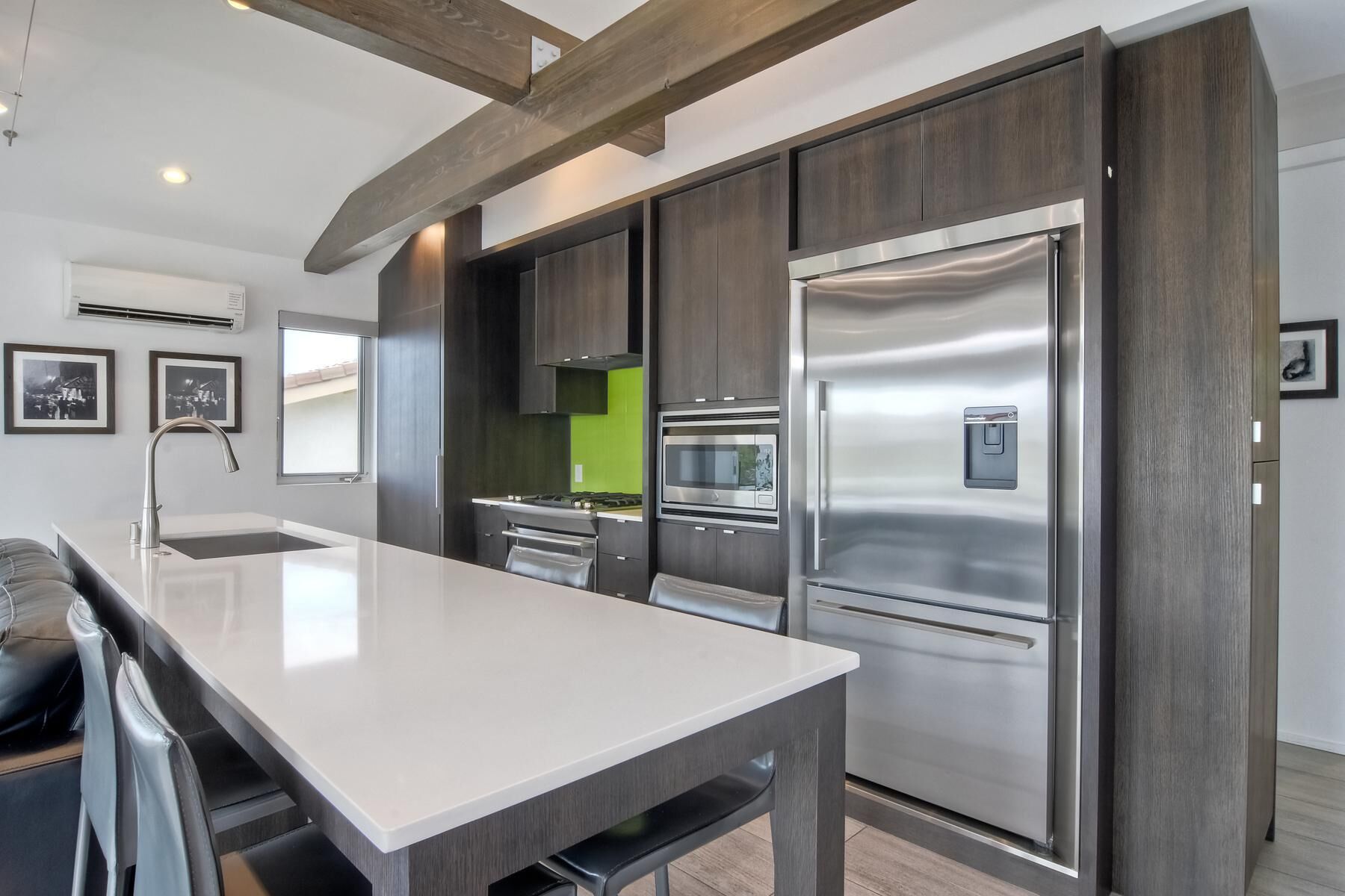 Kjøleskap, mikrobølgeovn, ovn og oppvaskmaskin