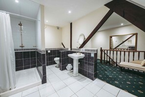 Honeymoon Double Room, 1 King Bed (No Pet Friendly) | Bathroom