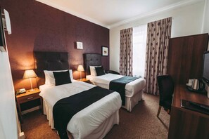 Premium bedding, desk, iron/ironing board, free WiFi