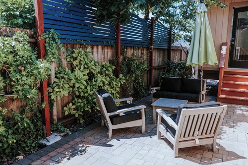 Cozy Modern 3B/1B entire house w A/C in San Mateo, California. No pet/smoke