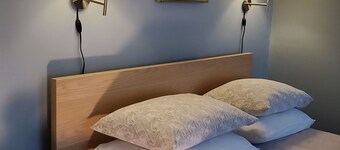 UVA Hospital Area Free Guest Parking No Stairs Separate Private Entrance