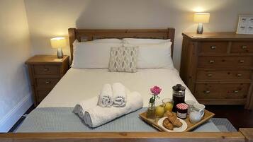 4 bedrooms, iron/ironing board, travel cot, free WiFi