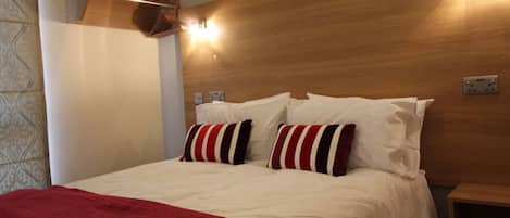 2 chambres, fer et planche Ă repasser, Wi-Fi, draps fournis