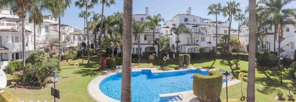 Pool - BELLO NARANJO, wonderful Apartment Vista pool next to Puerto Banús (marbella)