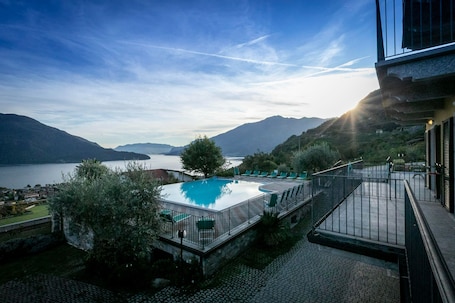 Terrace/patio. Lake Como - Residence La Collina - Leccino