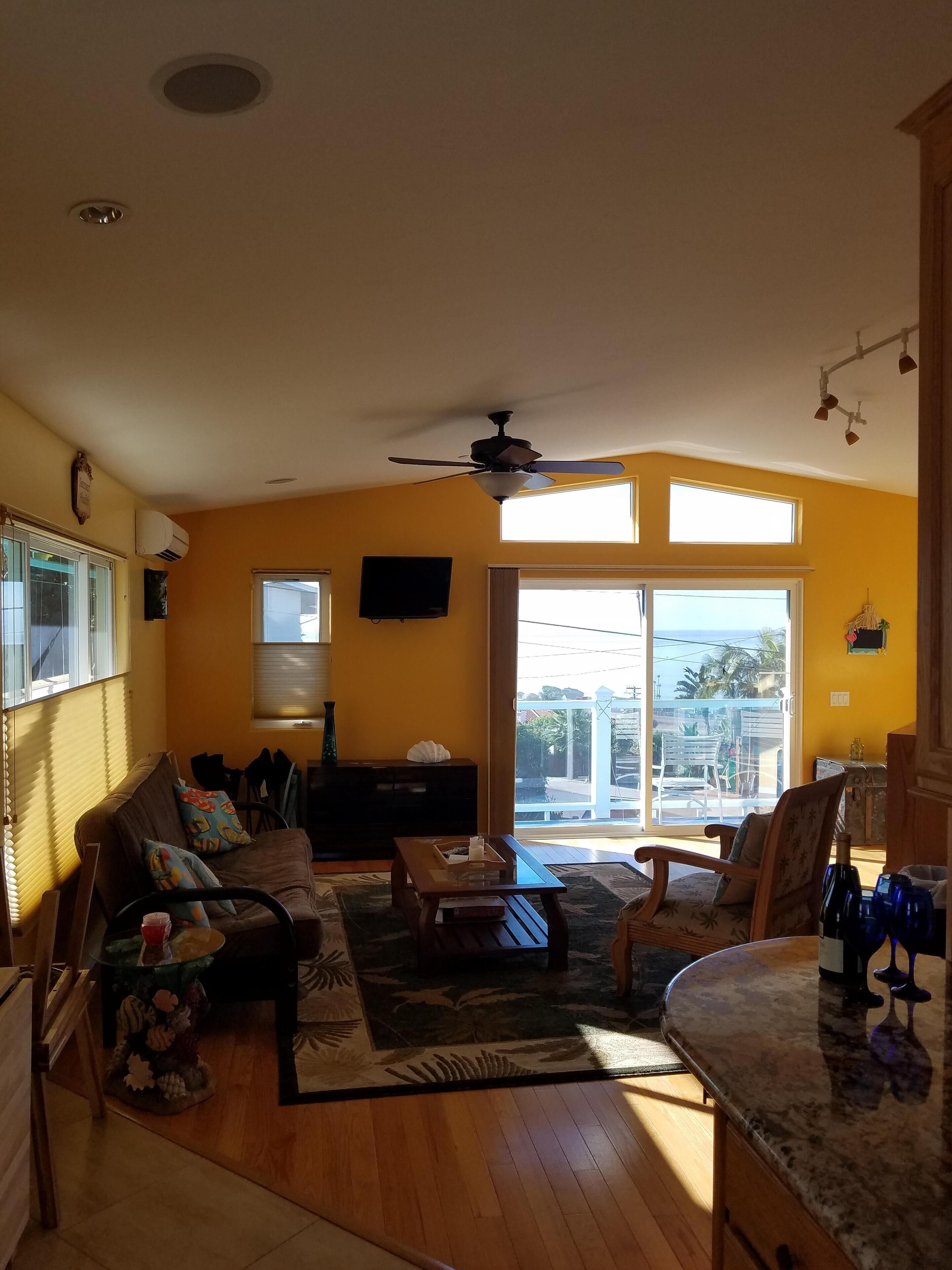 Ocean view, quiet, relaxing getaway in Cardiff by the Sea