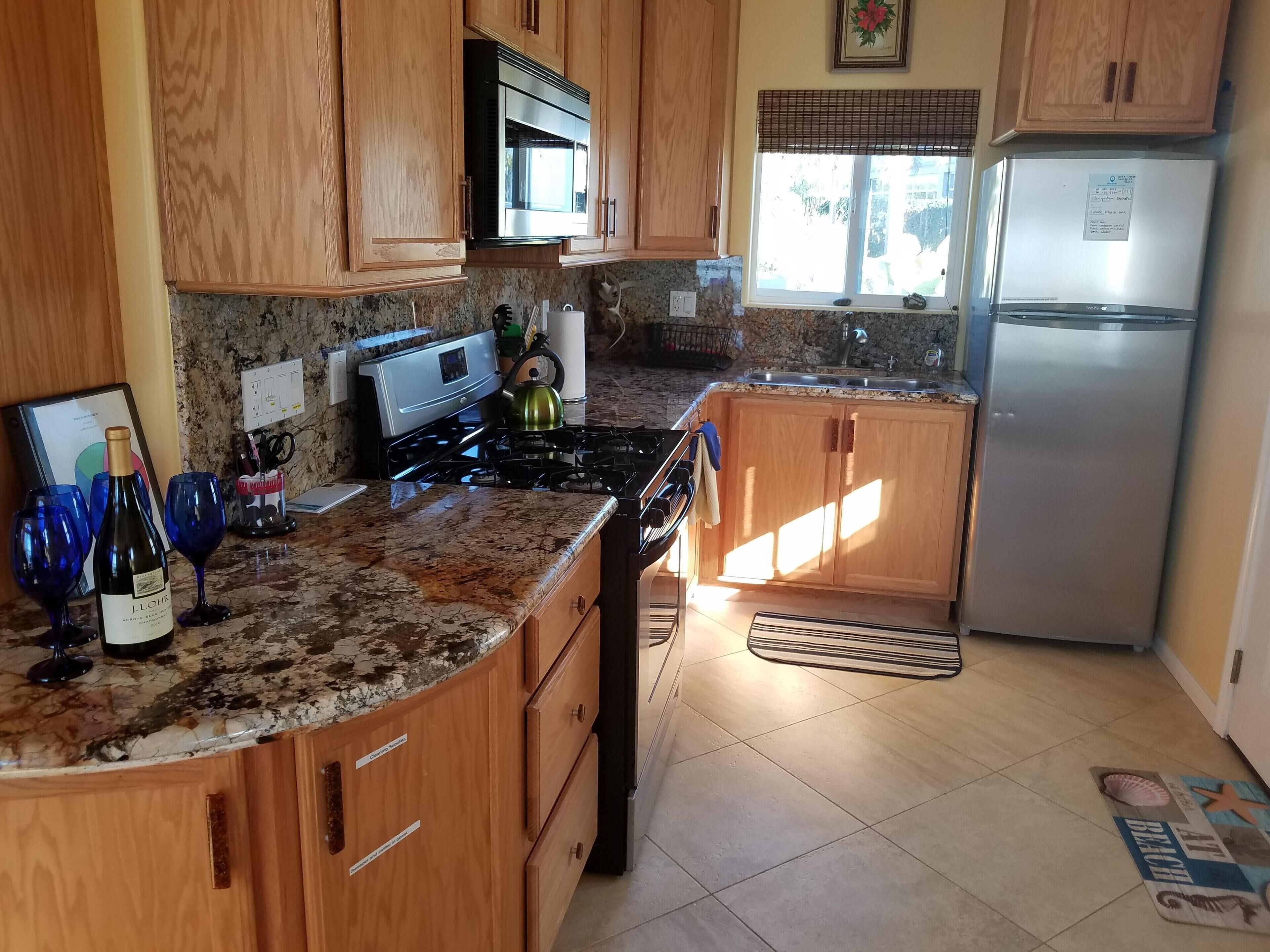 Ocean view, quiet, relaxing getaway in Cardiff by the Sea