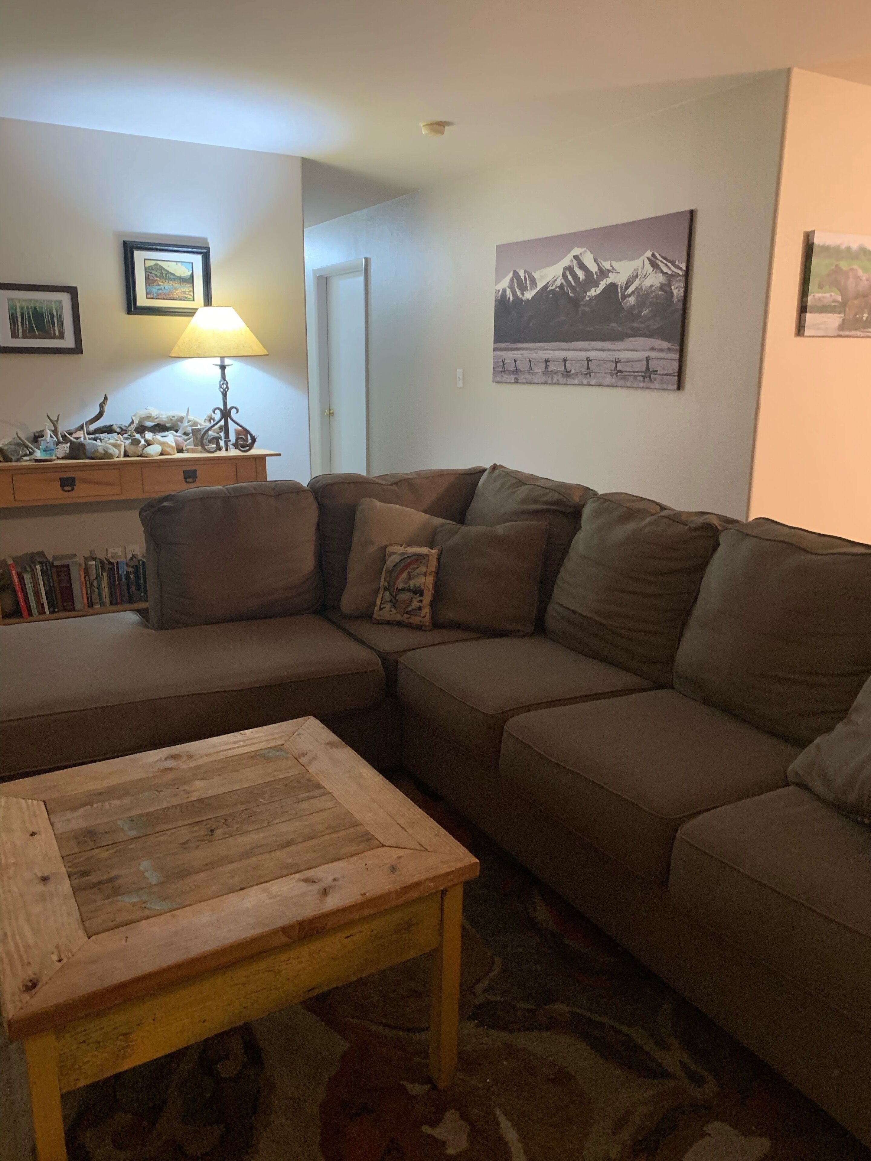 3 Br Home With 360 Mtn Views. Minutes To Trails Or Town. Pet Friendly -STR-027