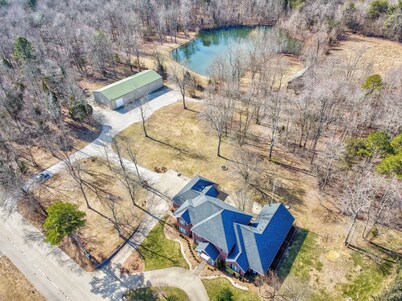 Large Home Sleeps 24 in Santa Claus 5 Mins from Holiday World with a Game Room