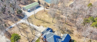 Large Home Sleeps 24 in Santa Claus 5 Mins from Holiday World with a Game Room