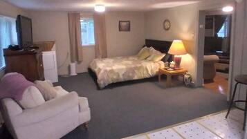 4 habitaciones, tabla de planchar con plancha, wifi y ropa de cama