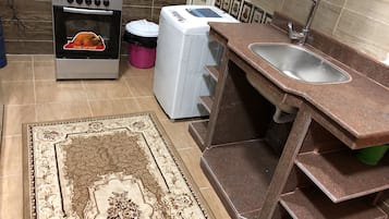 豪華公寓, 2 間臥室, 城市景觀 | 私人廚房 | 大型冰箱、微波爐、烤箱、爐台
