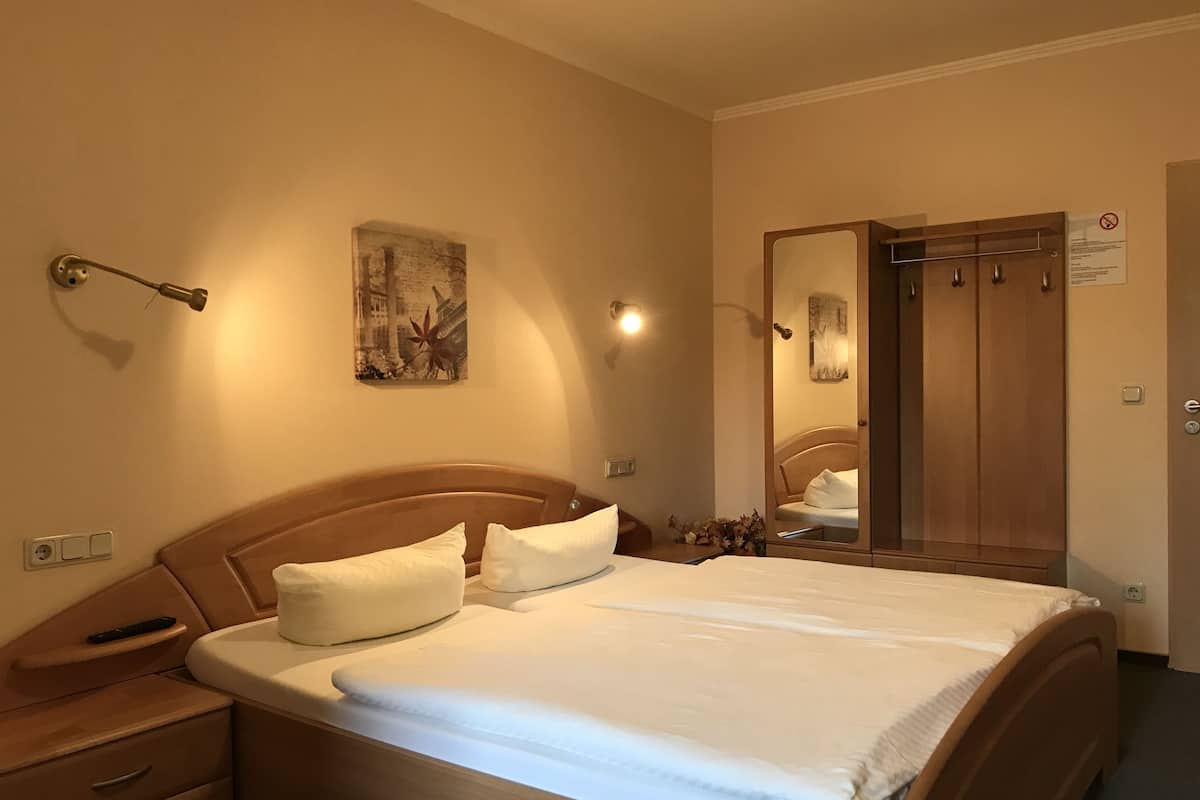 Habitación doble estándar | Insonorización, tabla de planchar con plancha y wifi gratis