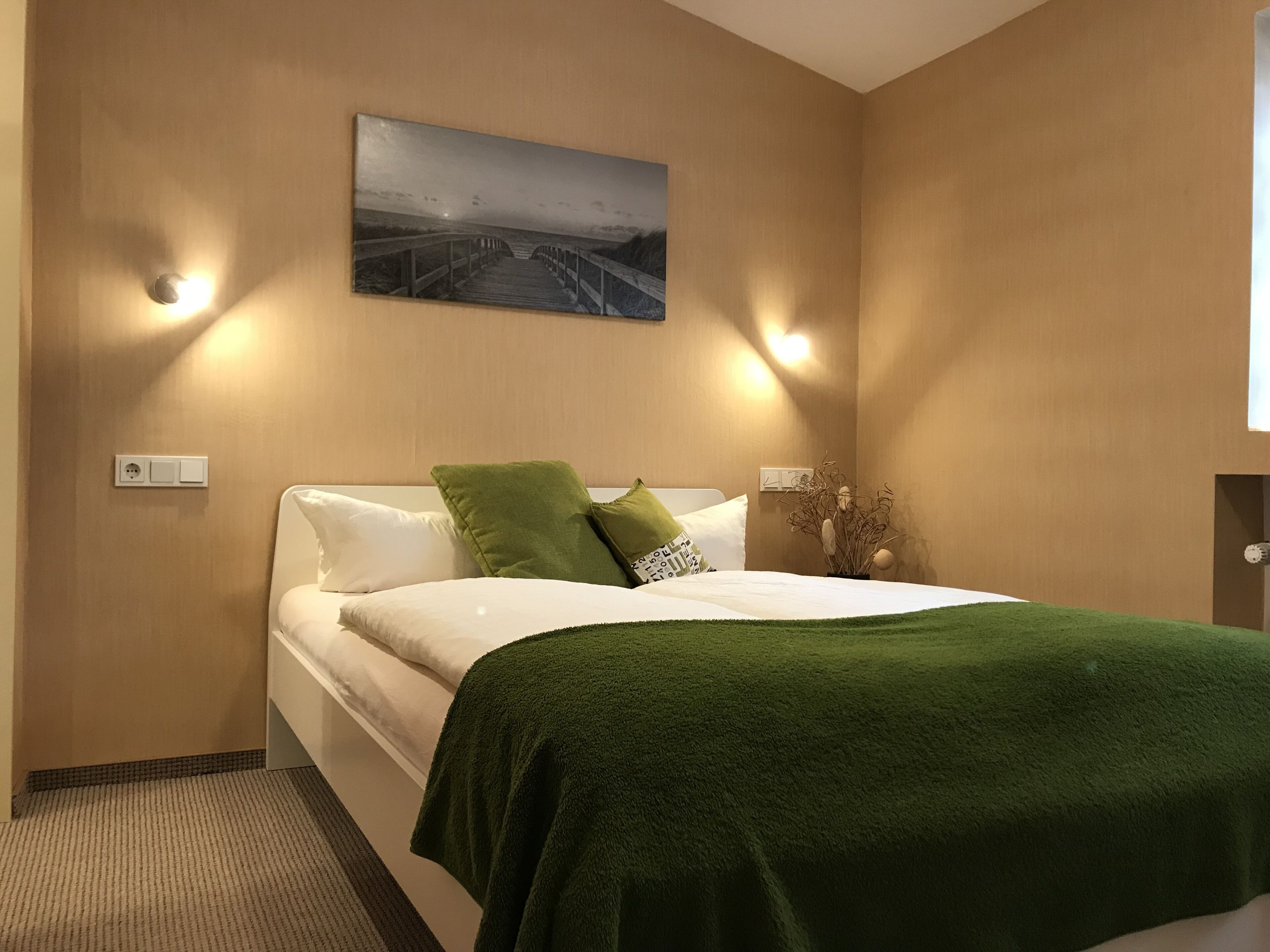 standard double room | soundproofing, iron/ironing board, free wifi, bed sheets