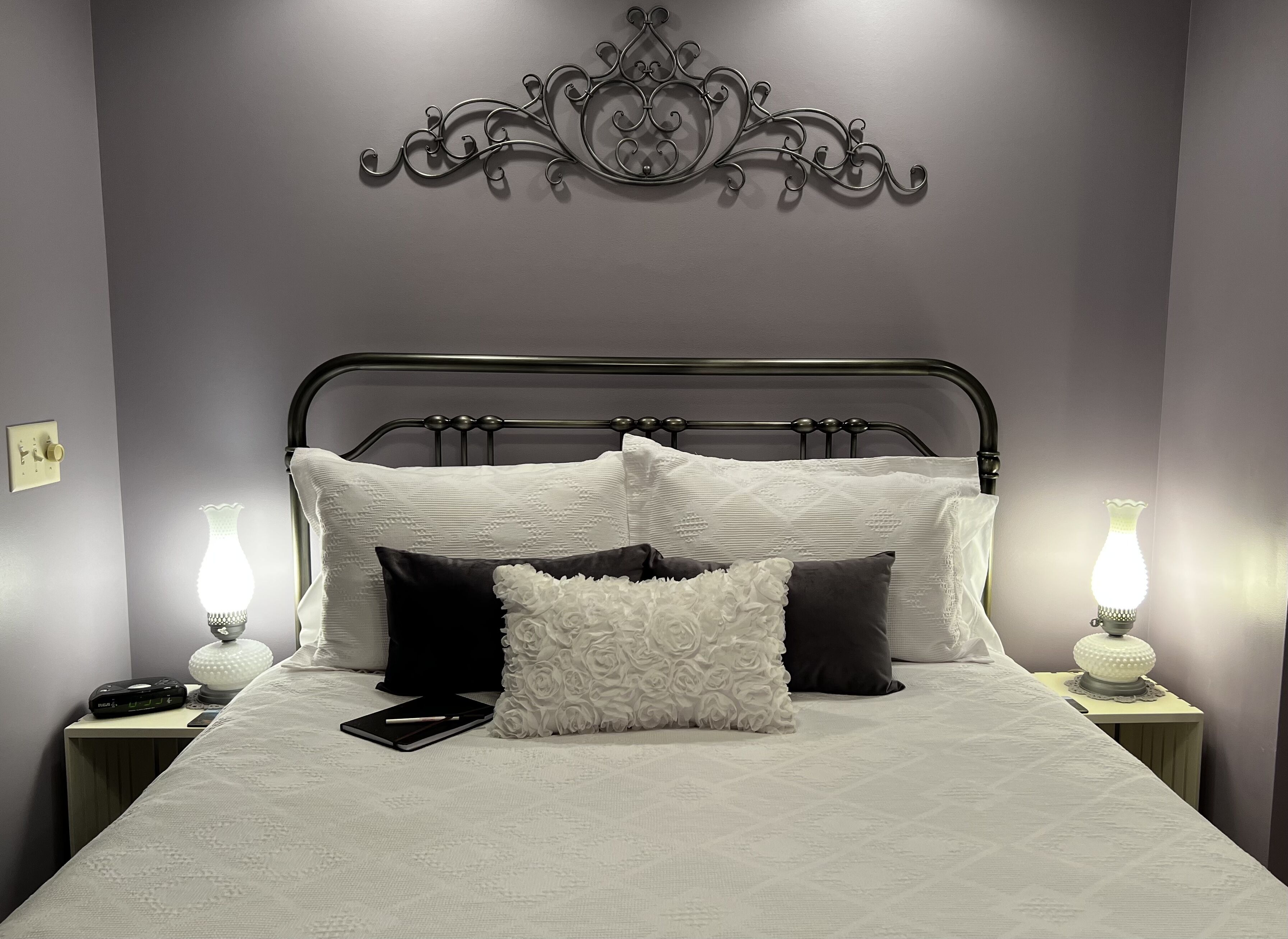 Charming, Cozy, & Conveniently Nestled in Historic Wellsboro, 2 BR, 1 Bath, WIFI