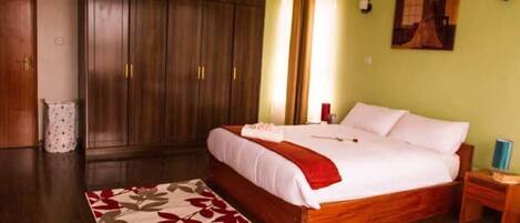 3 soverom, safe på rommet, strykejern/-brett og wi-fi