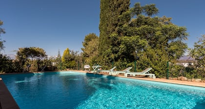 Fabulous Villa in einem Grundstück von 4000m2 eingefügt