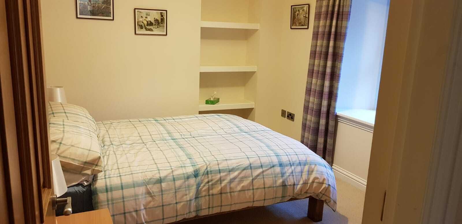 Cosy and immaculate 2 bedroom flat in serene location, sleeps 4.