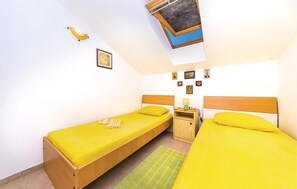 2 bedrooms, free WiFi, bed sheets - 2 bedroom beautiful apartment in Seget Vranjica (Seget Vranjica)