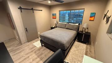 1 bedroom, desk, iron/ironing board, free WiFi