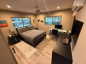 1 chambre, bureau, fer et planche à repasser, accès au Wi-Fi (inclus)